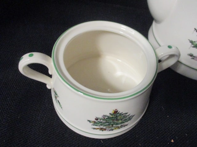 Spode "Christmas Tree" Coffee Pot, Creamer and Lidded Sugar Bowl - 5