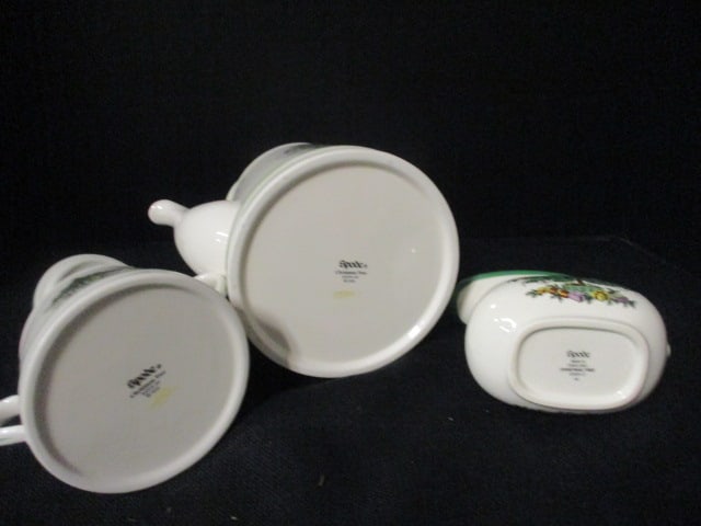Spode "Christmas Tree" Coffee Pot, Creamer and Lidded Sugar Bowl - 7