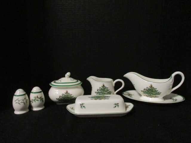 Spode "Christmas Tree" Completer Set-Butter Dish, Shakers, Creamer, Sugar Bowl and Sauce Boat (1 of 17)