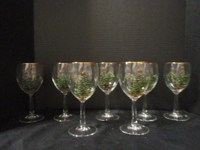 Seven Spode "Christmas Tree" Wine Glasses (1 of 5)