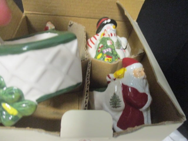 Spode "Christmas Tree" Table Cloths, Napkins and Two 4 Piece Napkin Ring Sets in Original Boxes - 4