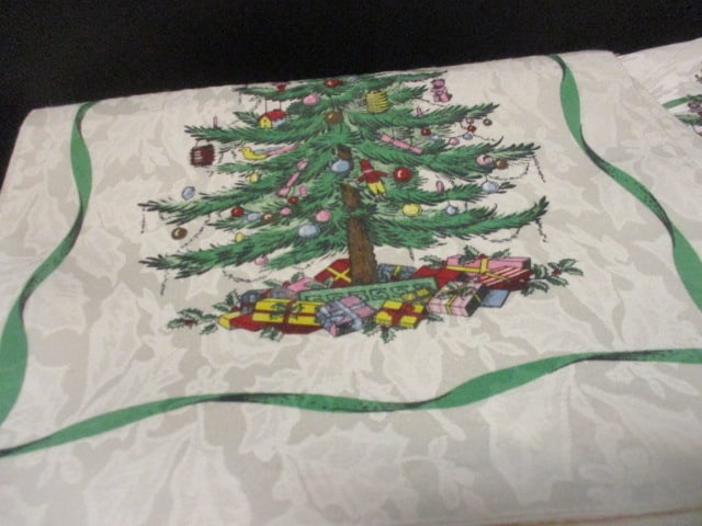Cream Background Spode "Christmas Tree" Table Cloths and Table Runners - 2