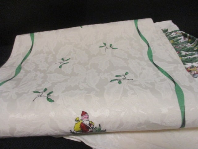 Cream Background Spode "Christmas Tree" Table Cloths and Table Runners - 3