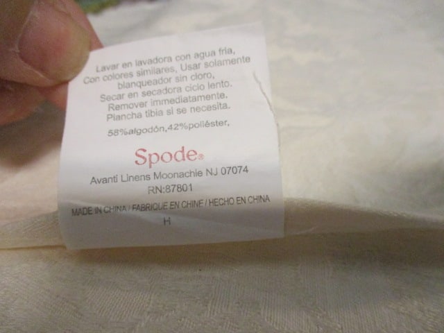 Cream Background Spode "Christmas Tree" Table Cloths and Table Runners - 6