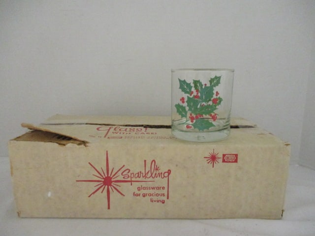 Six Midcentury Bartlett Collins Co. Sparkling Glassware Holly Berry Tumblers in Original Box: 3 1/4"h