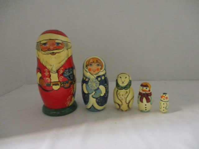 5 Piece Signed Handpainted Christmas Russian Nesting Doll Set (1 of 10)