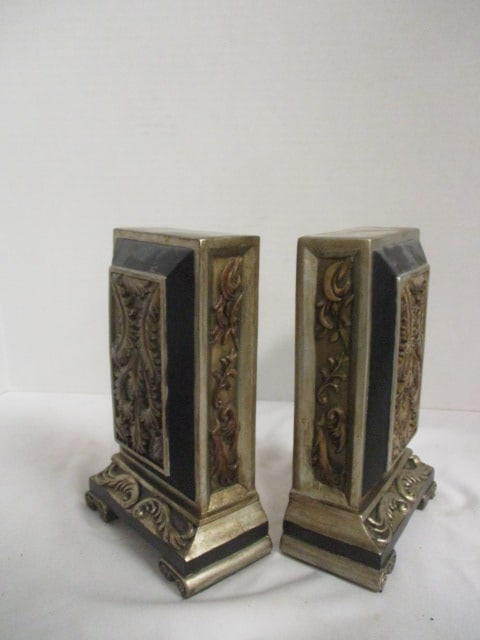 Pair of 2 Tone Sculpted Composite Bookends with Acanthus Leaf Designs: 7 3/4"h