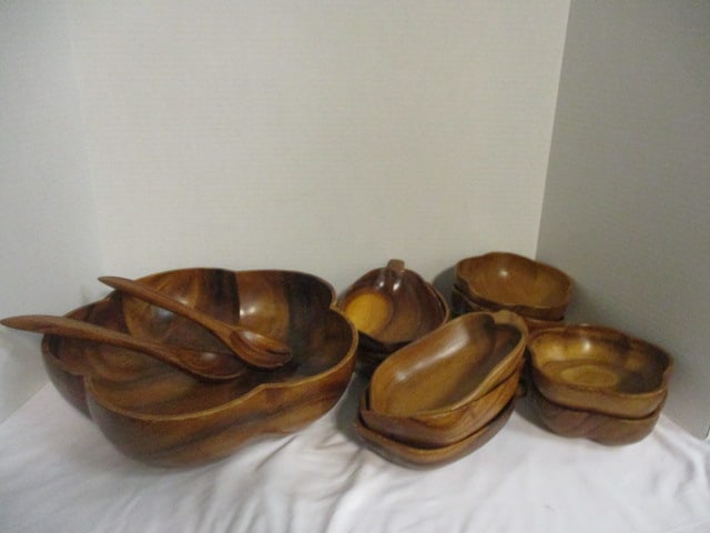 Midcentury Monkey Pod Salad Set and Six Pear Shape Tidbit Dishes (1 of 9)