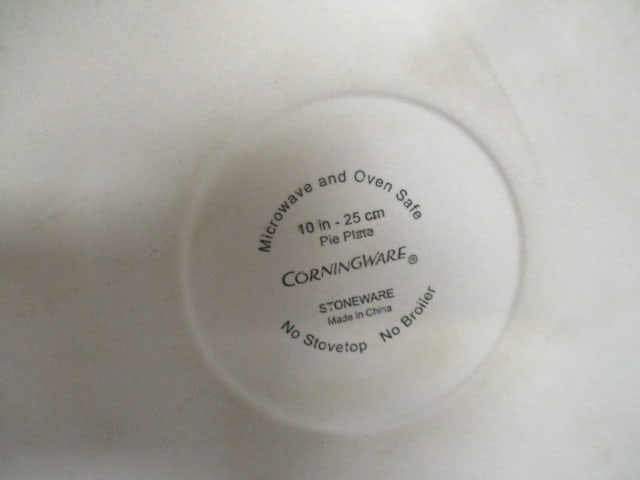 Corelle Red/White Stoneware Custard Bakers and Round Baker - 6