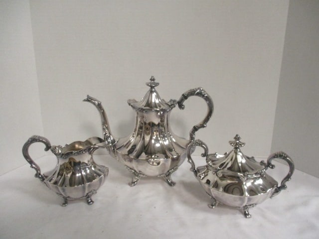 Elegant Reed & Barton "Victorian" Silverplated 3 Piece Coffee Service (1 of 11)