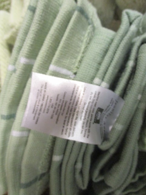 Large Grouping of Nice Shades of Green Bath Towels, Hand Towels and Wash Cloths - 5