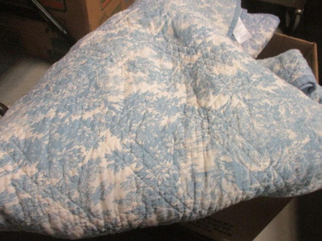 Martha Steward Collection Full/Queen Quilted Toile Design Bedspread Set and Sheets - 2