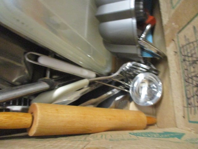 Kitchen Wares-Kitchen Utensils, Cake Pans, Cutting Boards, Cooling Rack, etc. - 4