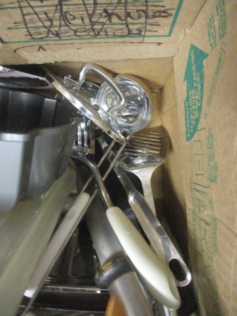 Kitchen Wares-Kitchen Utensils, Cake Pans, Cutting Boards, Cooling Rack, etc. - 9