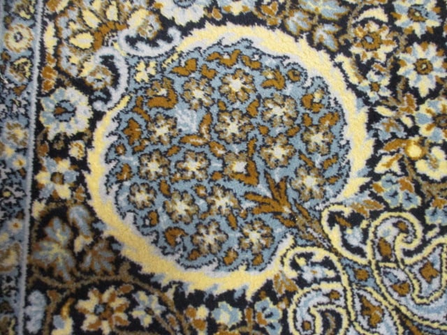 Blue and Ivory Hand Woven Center Medallion Area Rug - 10