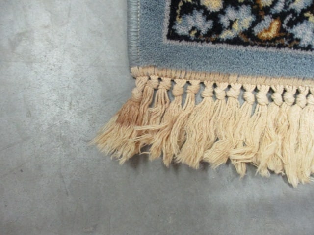 Blue and Ivory Hand Woven Center Medallion Area Rug - 11