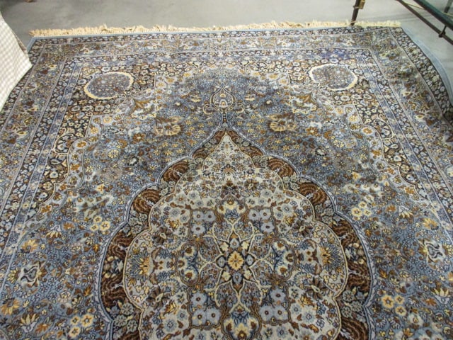 Blue and Ivory Hand Woven Center Medallion Area Rug - 2