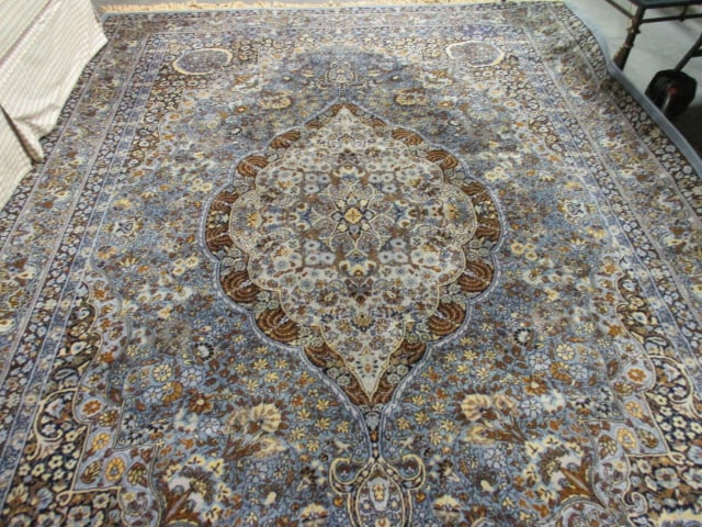 Blue and Ivory Hand Woven Center Medallion Area Rug - 3