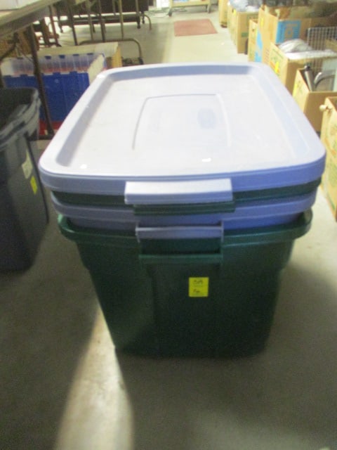 Two Rubbermaid Roughneck Totes with Lids: Local Pickup Only