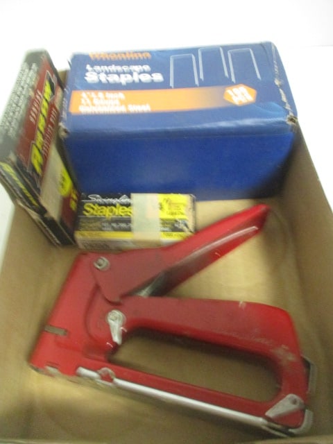 Swingline Heavy Duty Stapler, Swingline 1/4" Staples, Arrow 3/8" Staples, and: Whonline Landscape Staples