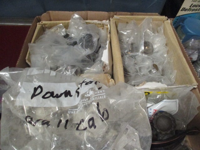 Lot of Drawer and Cabinet Knobs and Hardware: see pictures and preview for selection and condition