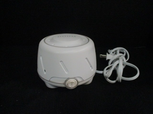 Dohm Portable Fan: powers on