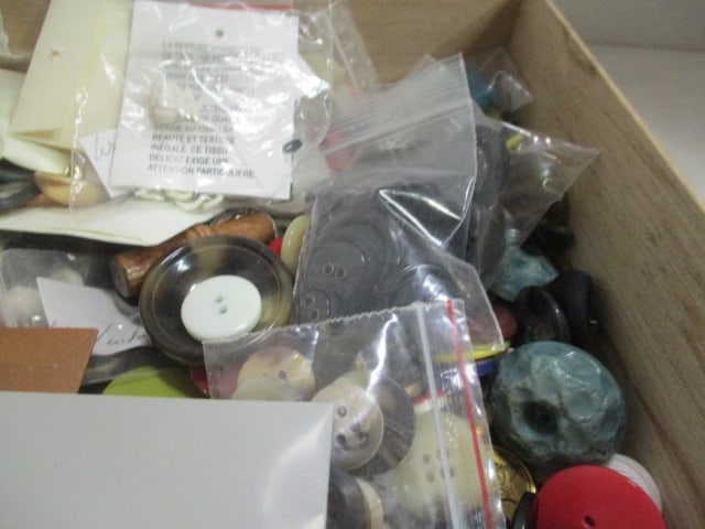 Wooden Cigar Box of Buttons - 2