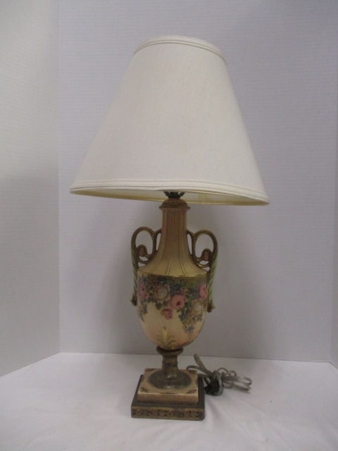 Vintage Handpainted Flower Garland Design Porcelain Urn Table Lamp: 25 1/2"h