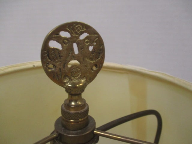 Vintage Handpainted Flower Garland Design Porcelain Urn Table Lamp - 3