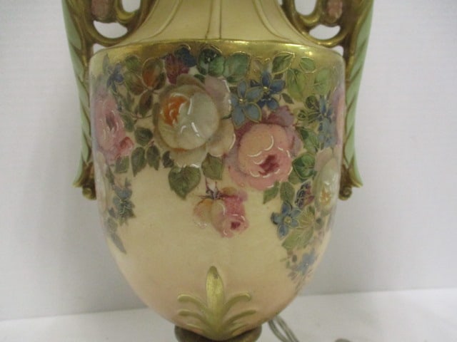 Vintage Handpainted Flower Garland Design Porcelain Urn Table Lamp - 6