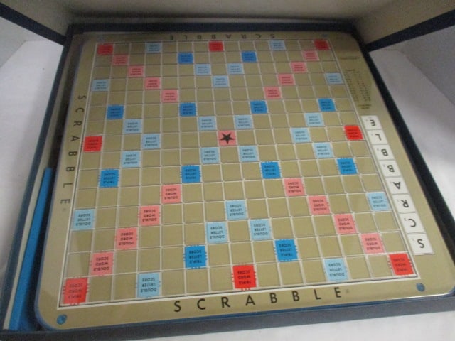 1977 Selchow & Righter "Scrabble Deluxe Edition" Crossword Game - 4