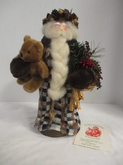 Joan Mastny Old World Santas with Handpainted Wood Carved Face: 15"h, has artisans information card