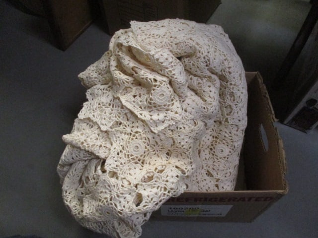 Handmade Lace Coverlet/Table Cloth: .