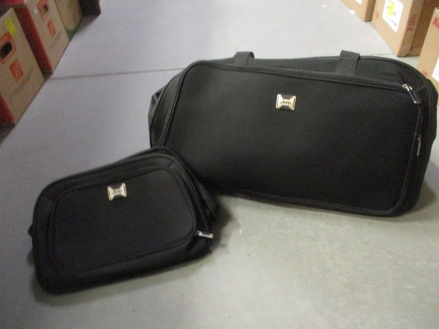 Jeep Black Soft Side Rolling Duffle Suitcase: Local Pickup Only