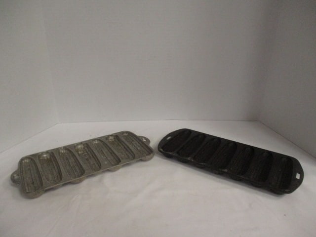 Cast Iron 7 Stick Cornbread Pan Cast Aluminum 7 Stick Cornbread Pan (1 of 7)