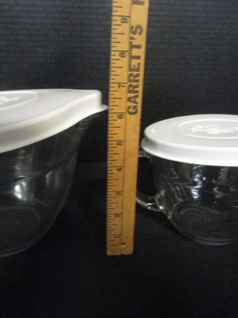 The Pamper Chef 4 Cup and 8 Cup Measuring Bowls with Covers - 6
