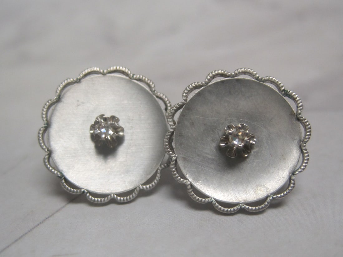 Vintage Krementz Silvertone Screwback Earrings: Signed