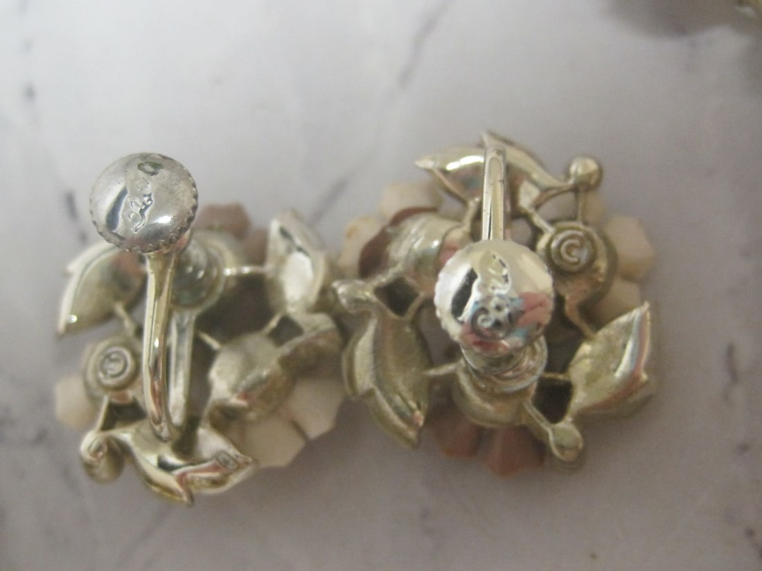 Vintage Coro Daisy Necklace & Screwback Earrings - 6