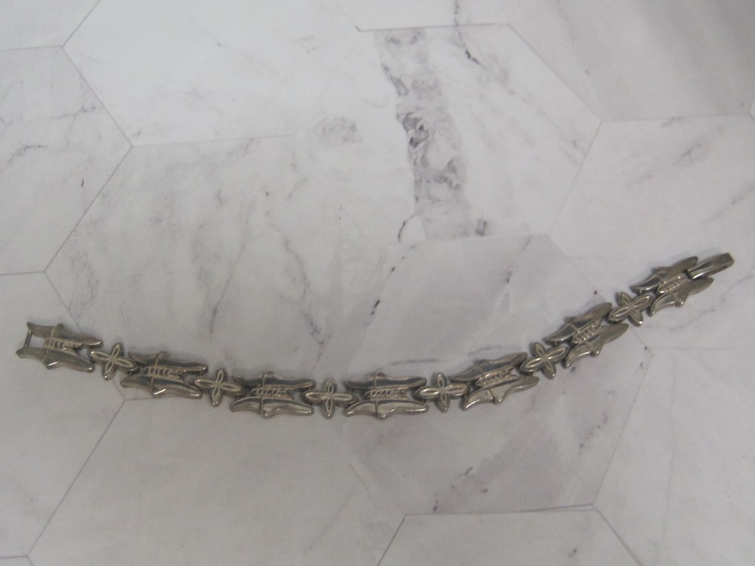 7" Sterling Silver Butterfly Link Bracelet: Weighs 29.3 grams