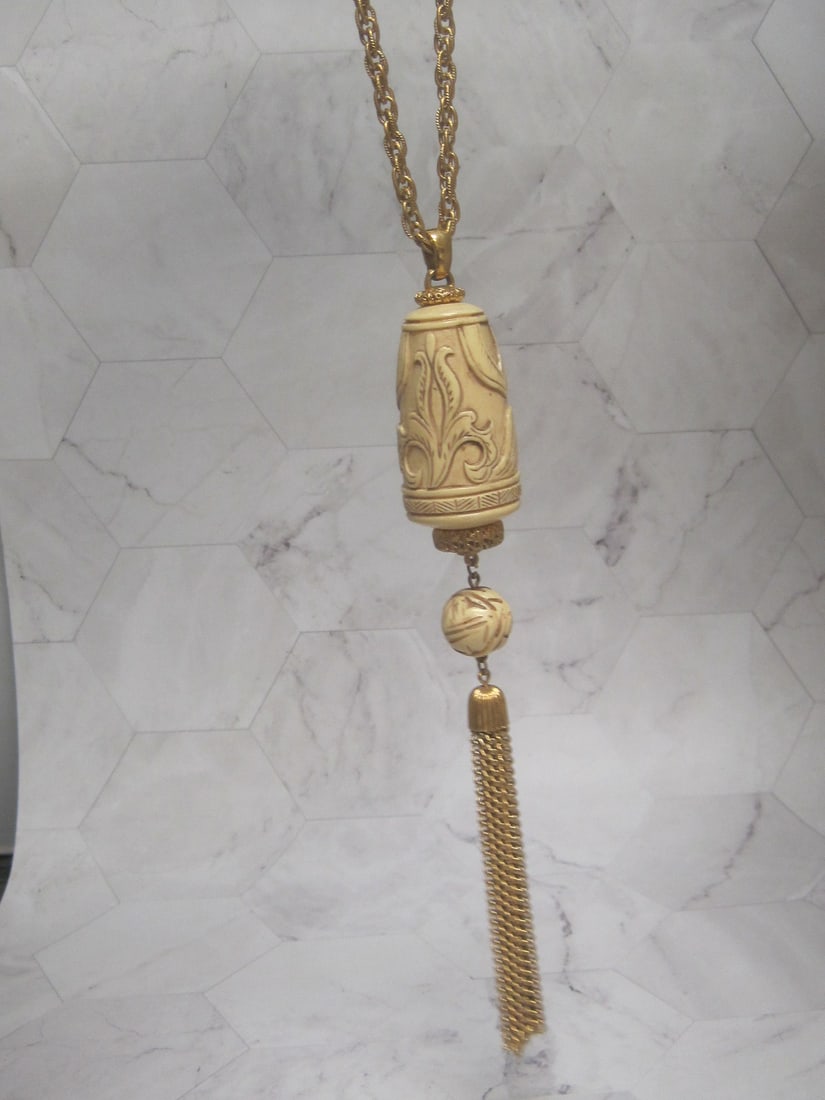 26" Crown Trifari "Marco Polo" Necklace: .