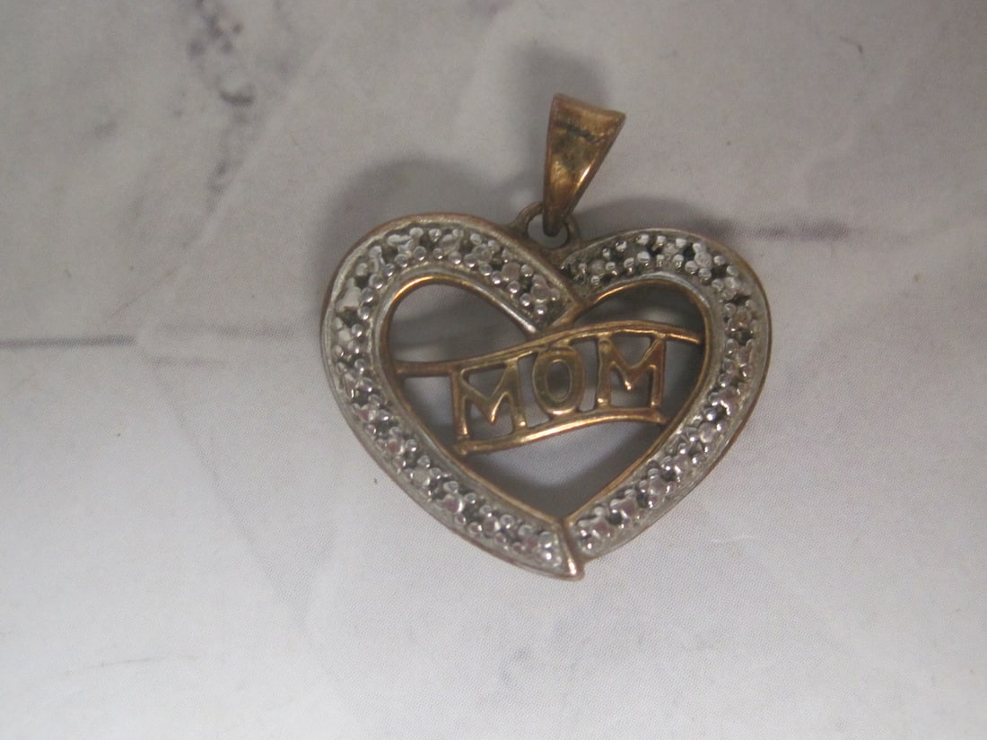 Sterling Silver Vermeil "Mom" Heart Pendant: Weighs 2.5 grams