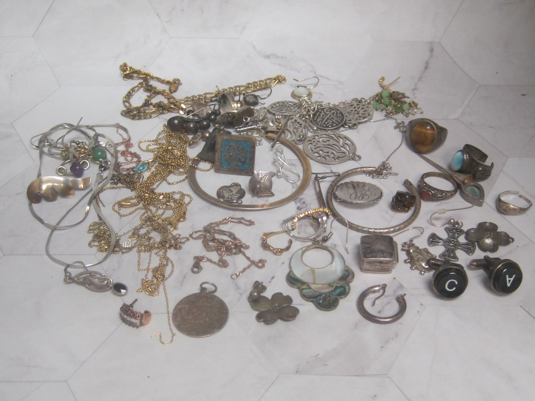 HUGE Scrap Lot of Sterling Silver- 189.3 grams!: Weighs 189.3 grams