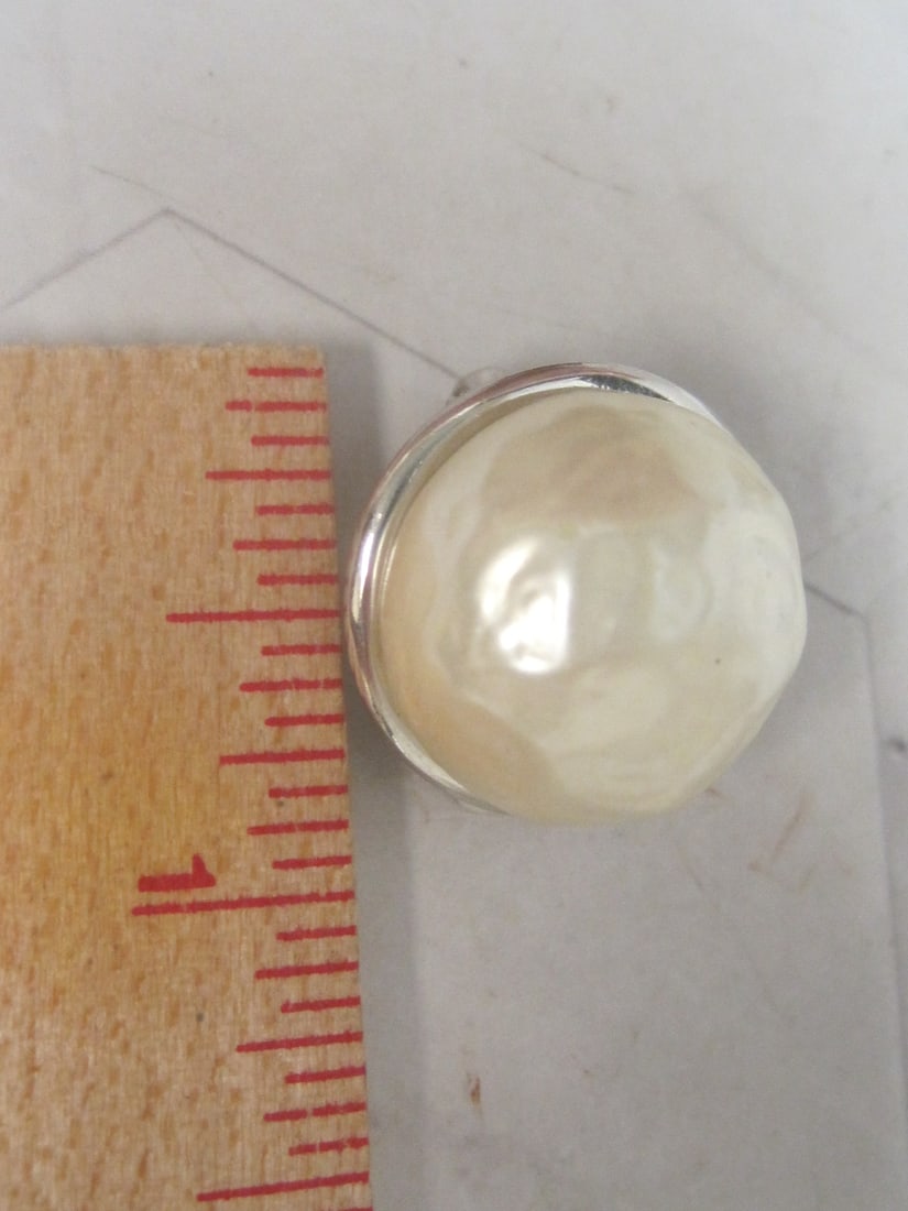 Vintage Ciner Faux Mabe Pearl Clip Earrings - 4