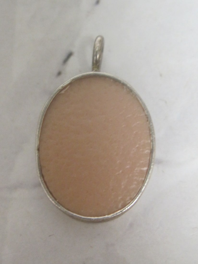 Vintage Sterling Silver Rose Bowl Stadium Souvenir Pendant: .