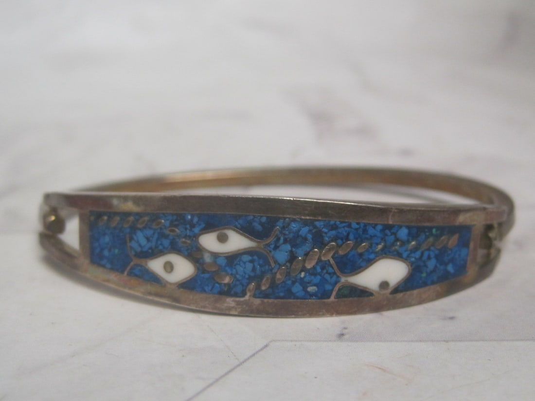 Mexican Alpaca Cuff Bracelet with Inlaid Crushed Turquoise: .