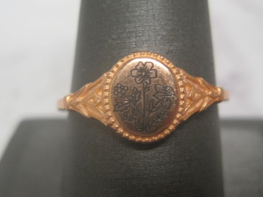Sterling Silver Rose Gold Vermeil Floral Ring: Weighs 2.7 grams, Size 9 1/2