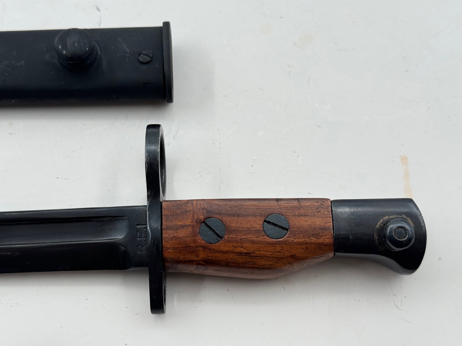 Excellent Ishapore 1A Short Bayonet by R.F.I. with Scabbard  - 2