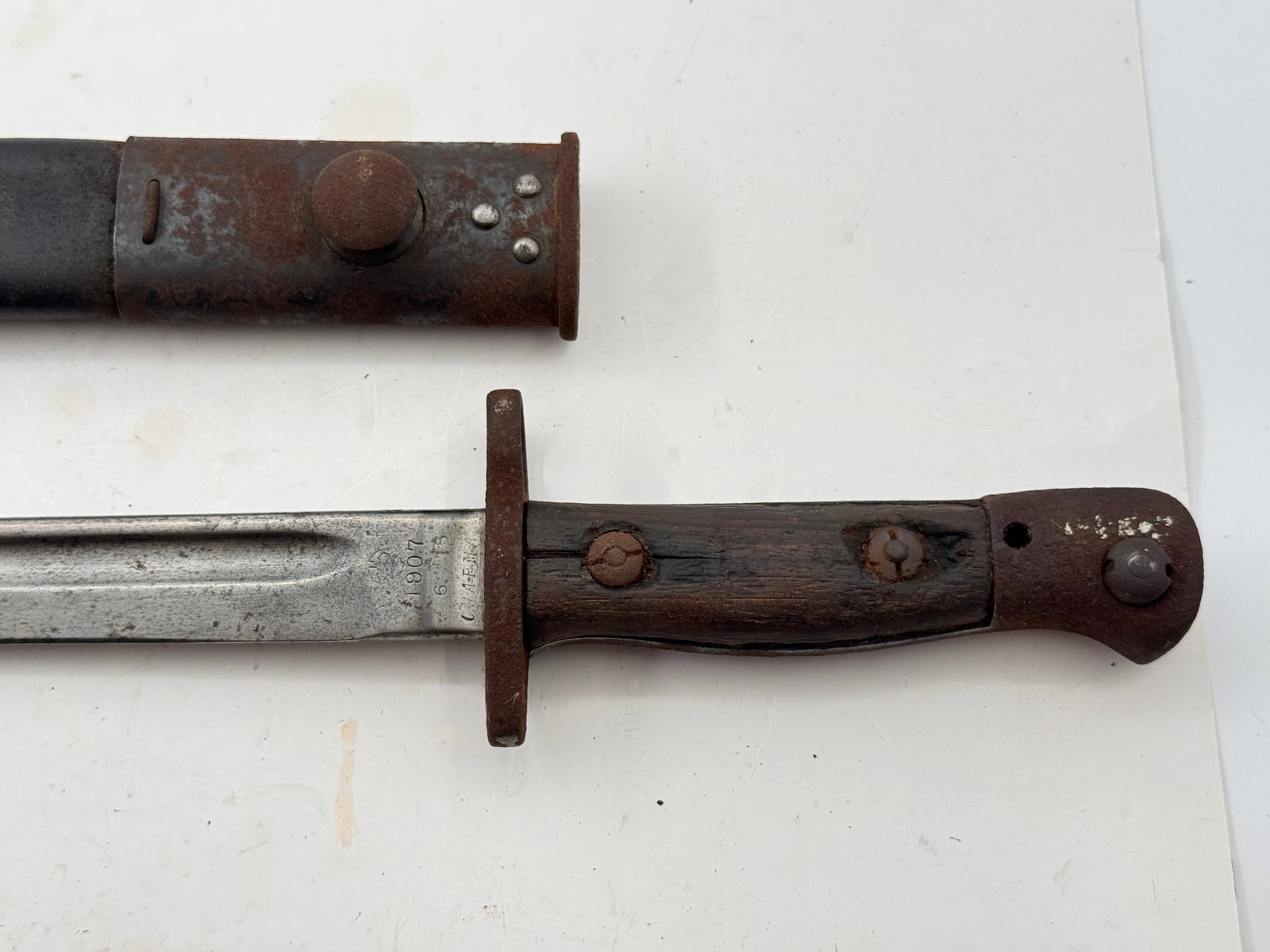 British Pattern 1907 Bayonet and Scabbard by Chapman  - 2
