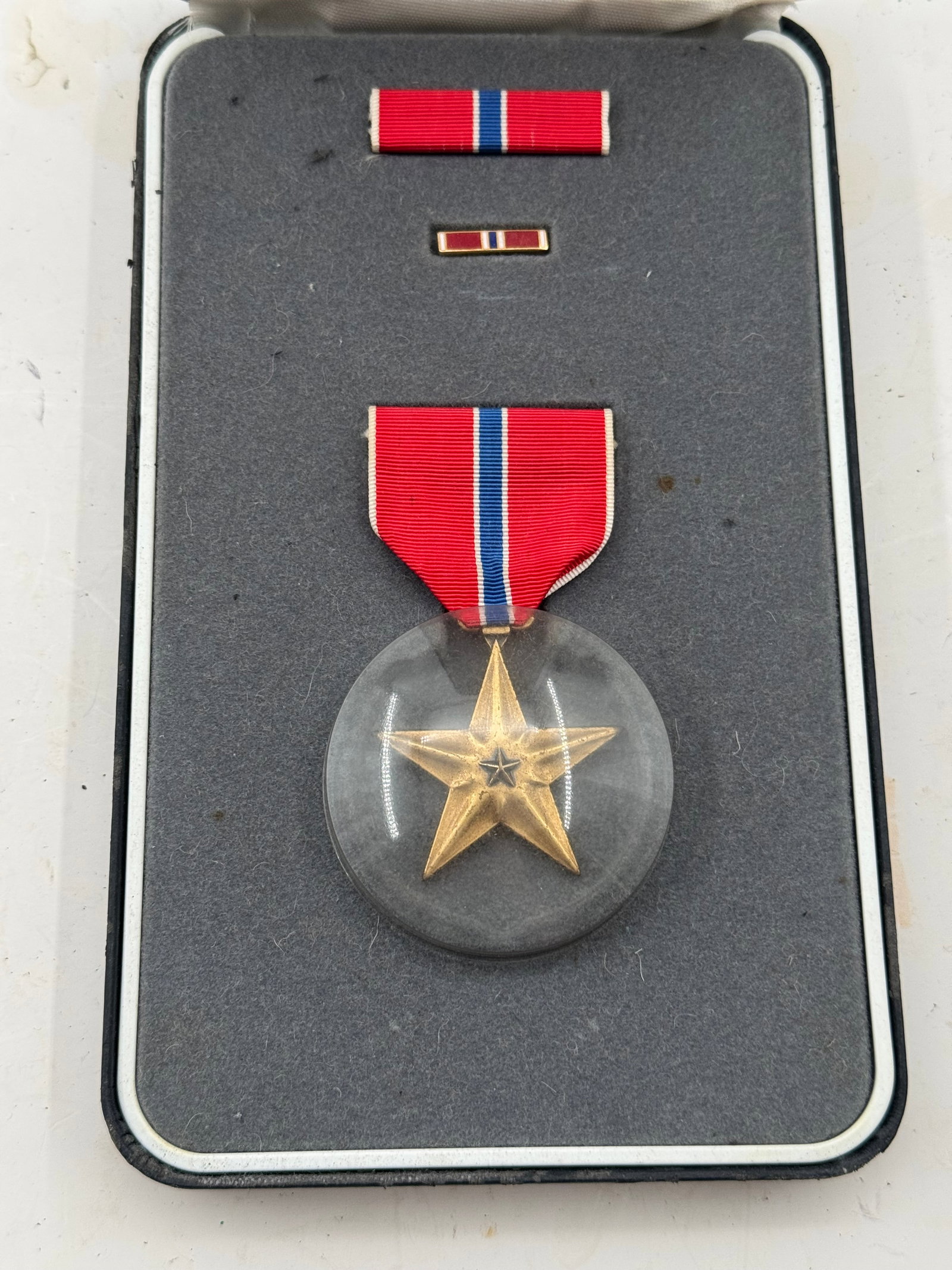 Named Bronze Star and Commendation US Medals in Cases - 4