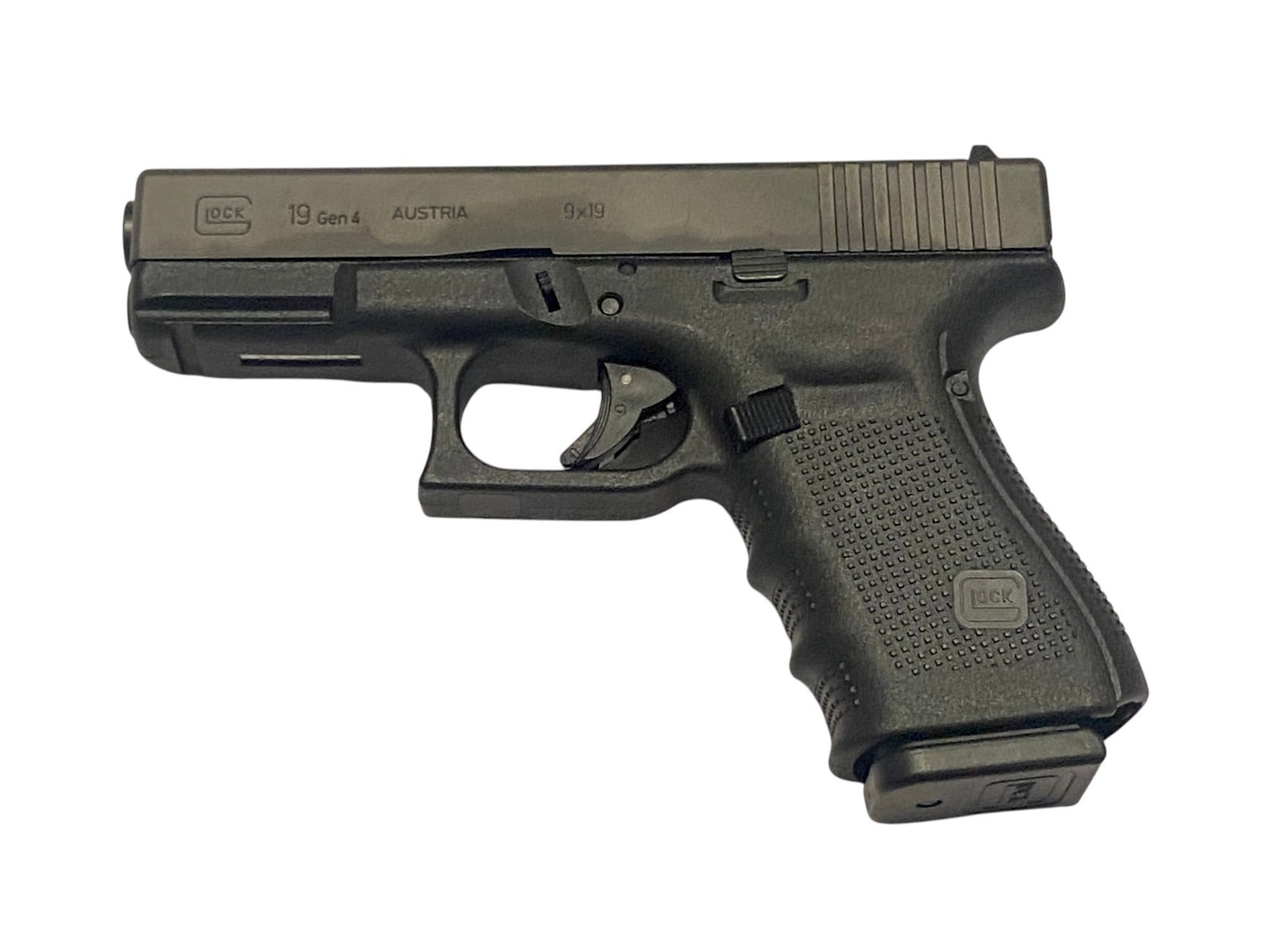 Excellent Austrian Glock 19 Gen 4 Semi-Automatic 9mm Pistol in Case w/ 3 Mags - 3